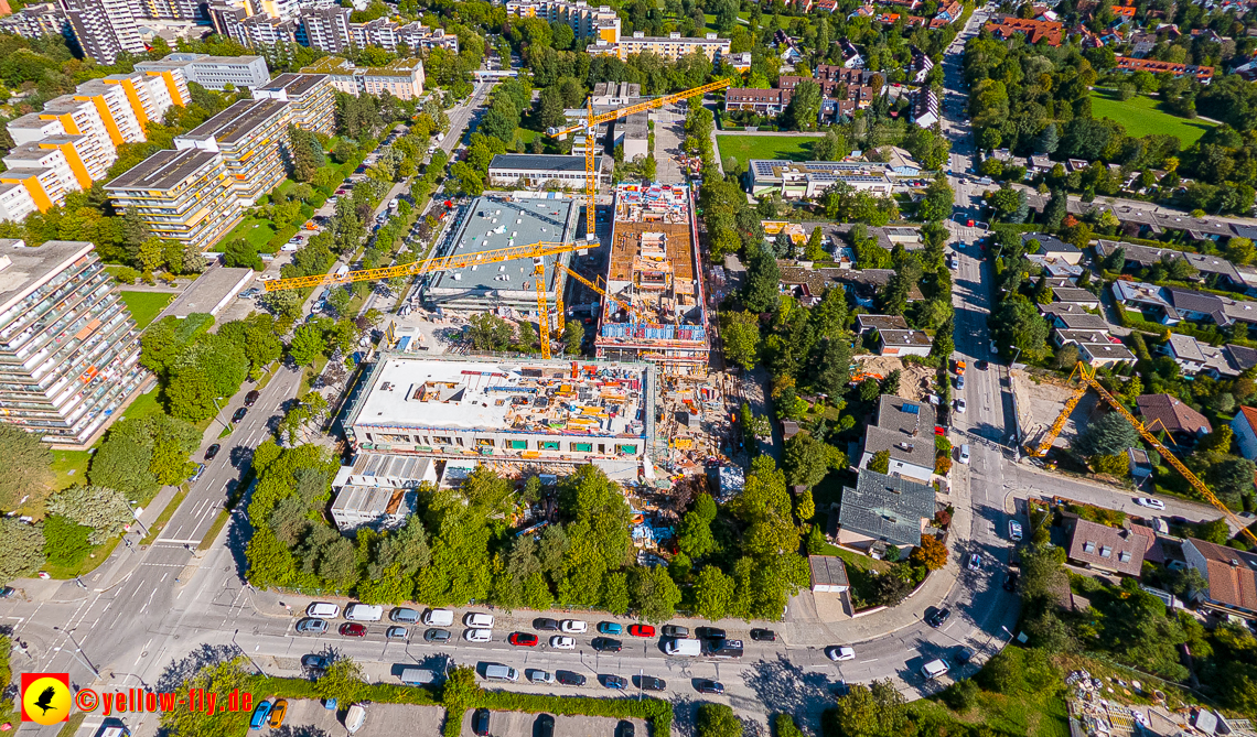 02.09.2022 - Baustelle Grundschule am Karl-Marx-Ring und Villa in der Niederalmstraße 16 in Neuperlach
